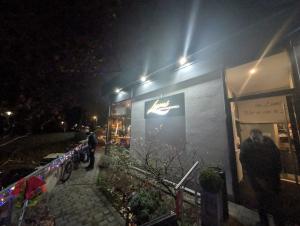 PXL_20251210_204651282